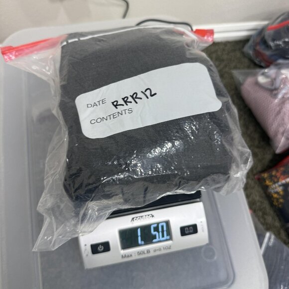 Levis 311 Shaping Skinny Jeans Womens 34 Black Dark Wash Stretch Denim Mid Rise - Picture 12 of 12